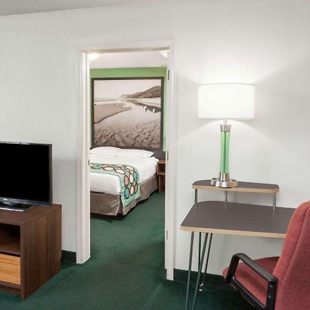 Super 8 By Wyndham Stevensville St Joseph Luaran gambar